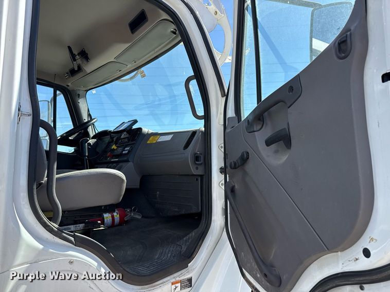 image for item ED5545 2016 Freightliner Business Class M2 digger derrick truck