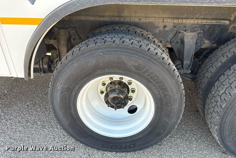 image for item ED5545 2016 Freightliner Business Class M2 digger derrick truck