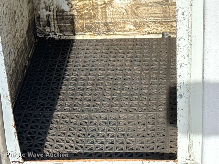 image for item EG2443 2010 Freightliner Business Class M2 Ext. Cab utility / service truck