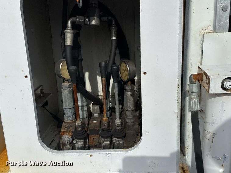 image for item EG2443 2010 Freightliner Business Class M2 Ext. Cab utility / service truck