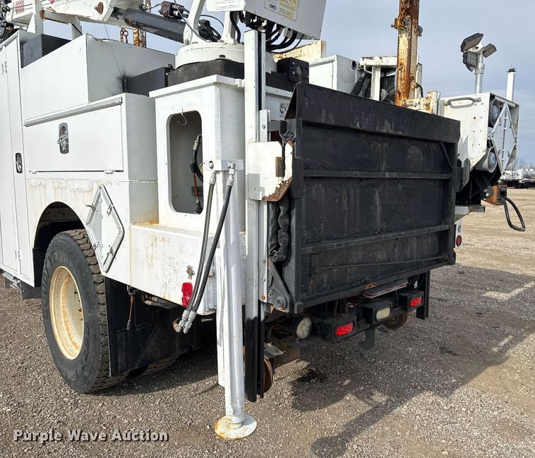 image for item EG2443 2010 Freightliner Business Class M2 Ext. Cab utility / service truck