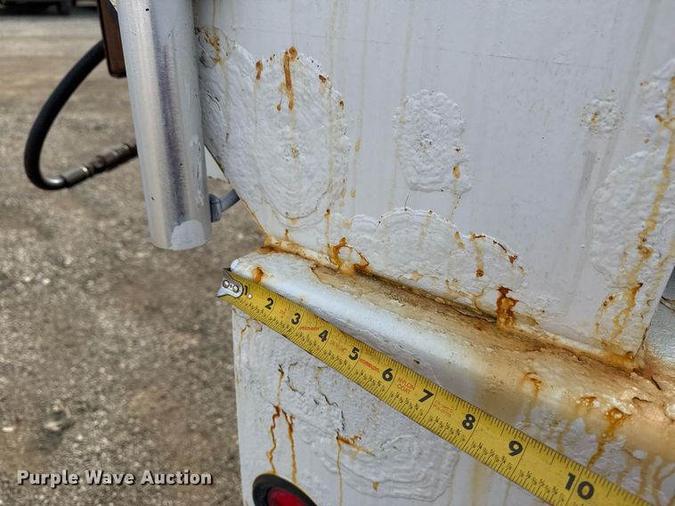 image for item EG2443 2010 Freightliner Business Class M2 Ext. Cab utility / service truck