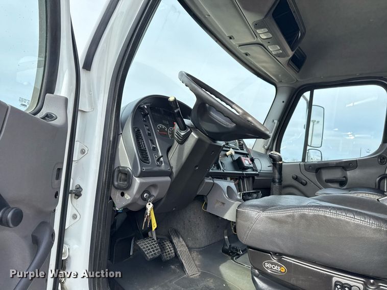 image for item EG2443 2010 Freightliner Business Class M2 Ext. Cab utility / service truck