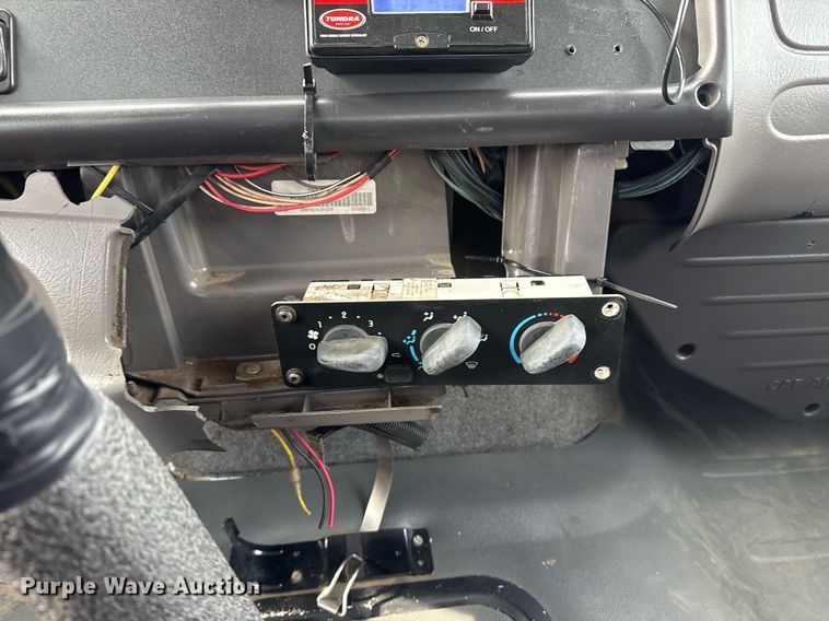 image for item EG2443 2010 Freightliner Business Class M2 Ext. Cab utility / service truck