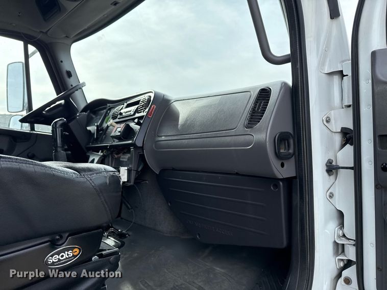 image for item EG2443 2010 Freightliner Business Class M2 Ext. Cab utility / service truck