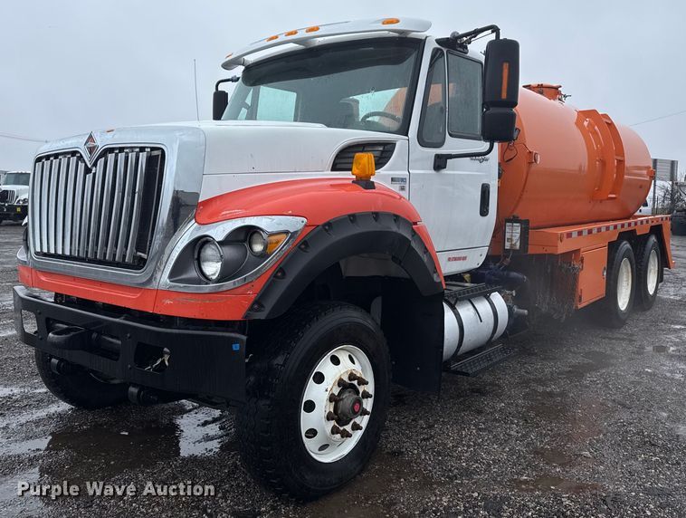 image for item EG2514 2012 International 7600 vacuum truck