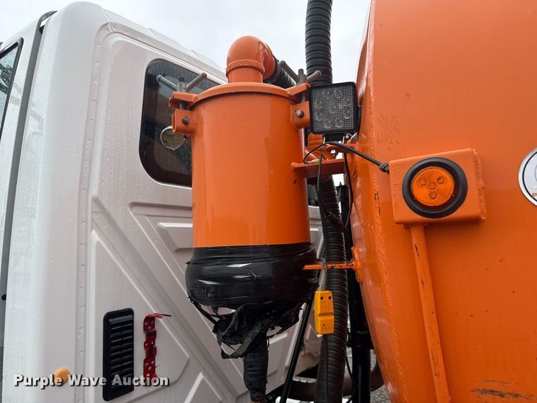 image for item EG2514 2012 International 7600 vacuum truck