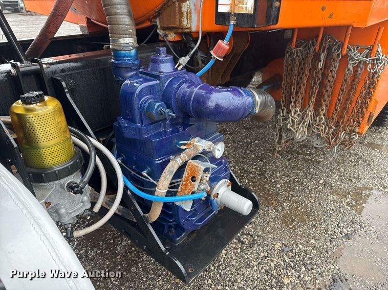 image for item EG2514 2012 International 7600 vacuum truck