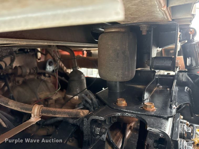 image for item EG2514 2012 International 7600 vacuum truck