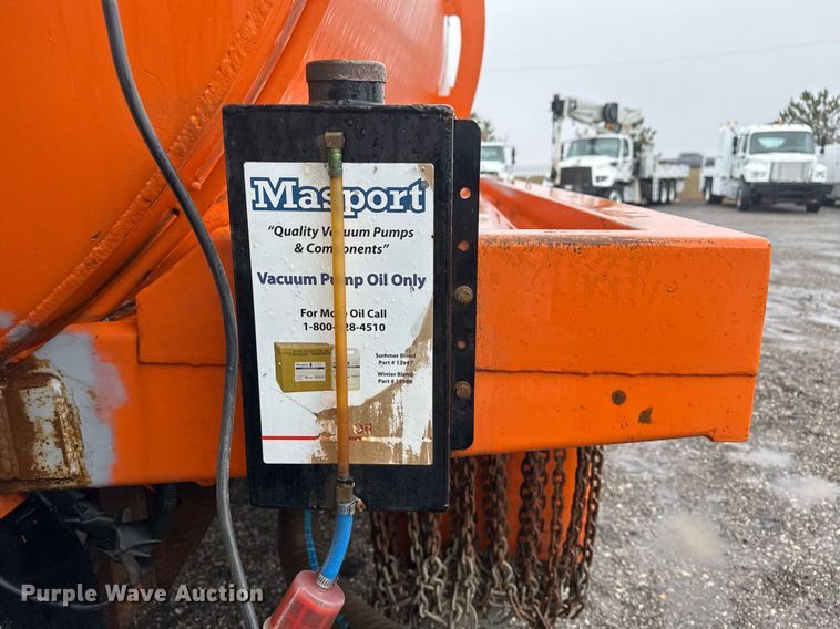 image for item EG2514 2012 International 7600 vacuum truck