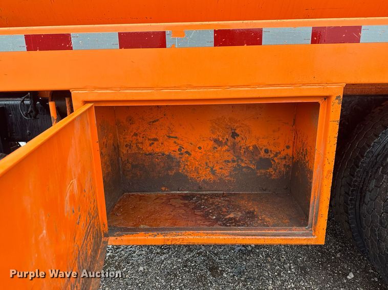 image for item EG2514 2012 International 7600 vacuum truck