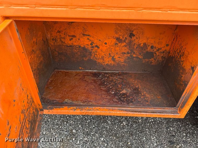 image for item EG2514 2012 International 7600 vacuum truck