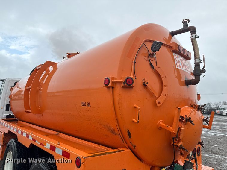 image for item EG2514 2012 International 7600 vacuum truck