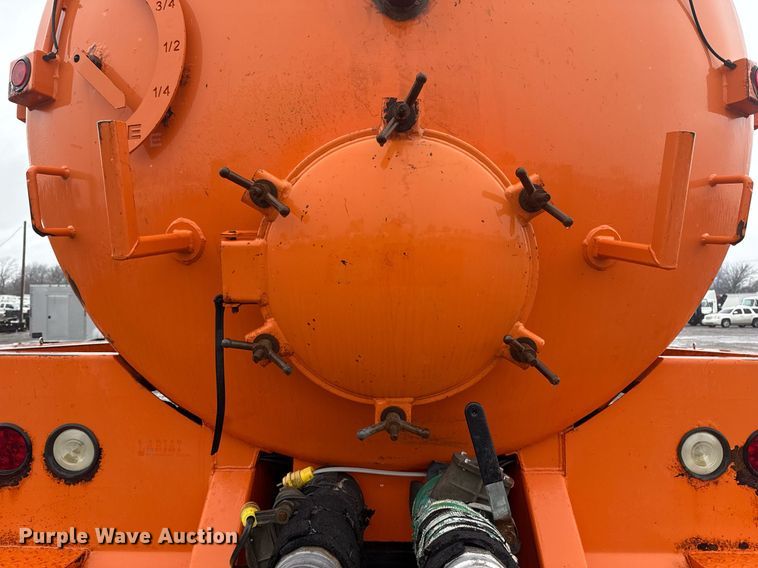 image for item EG2514 2012 International 7600 vacuum truck