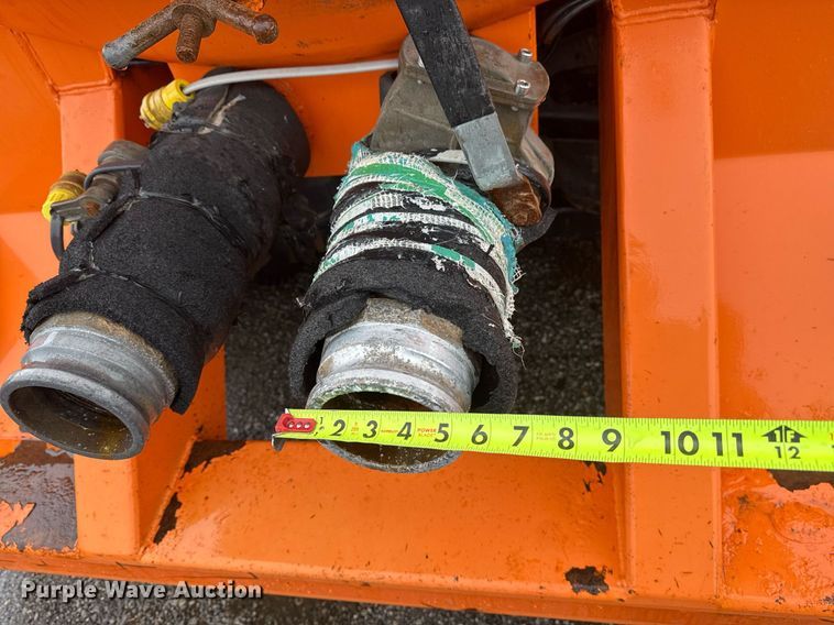 image for item EG2514 2012 International 7600 vacuum truck