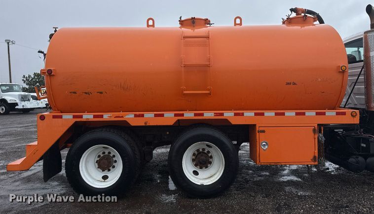 image for item EG2514 2012 International 7600 vacuum truck