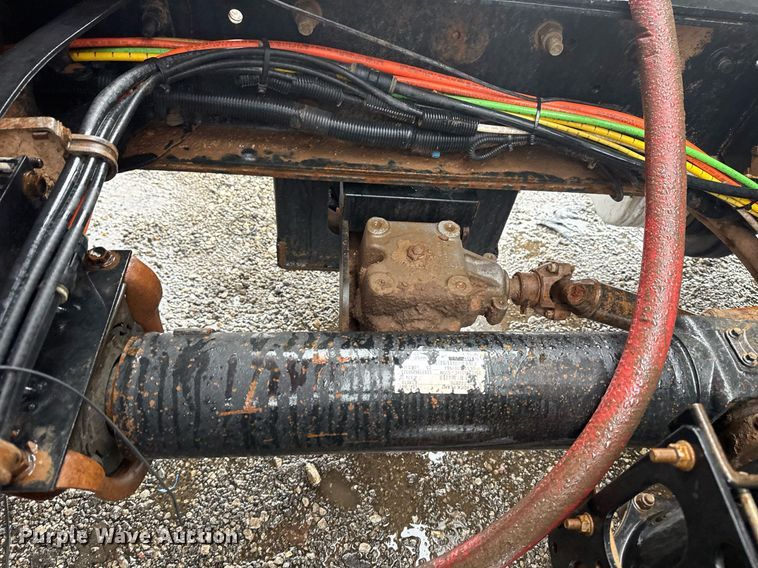 image for item EG2514 2012 International 7600 vacuum truck