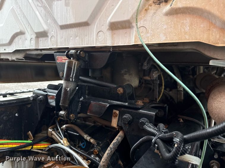 image for item EG2514 2012 International 7600 vacuum truck