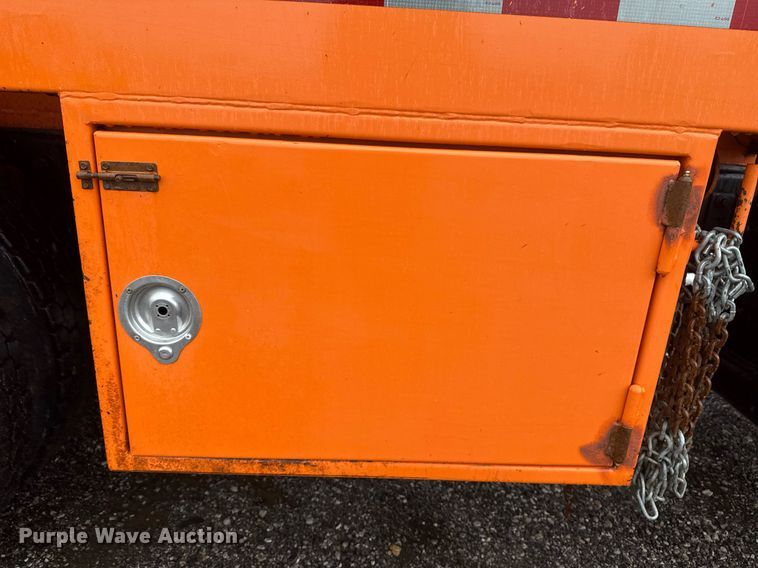 image for item EG2514 2012 International 7600 vacuum truck