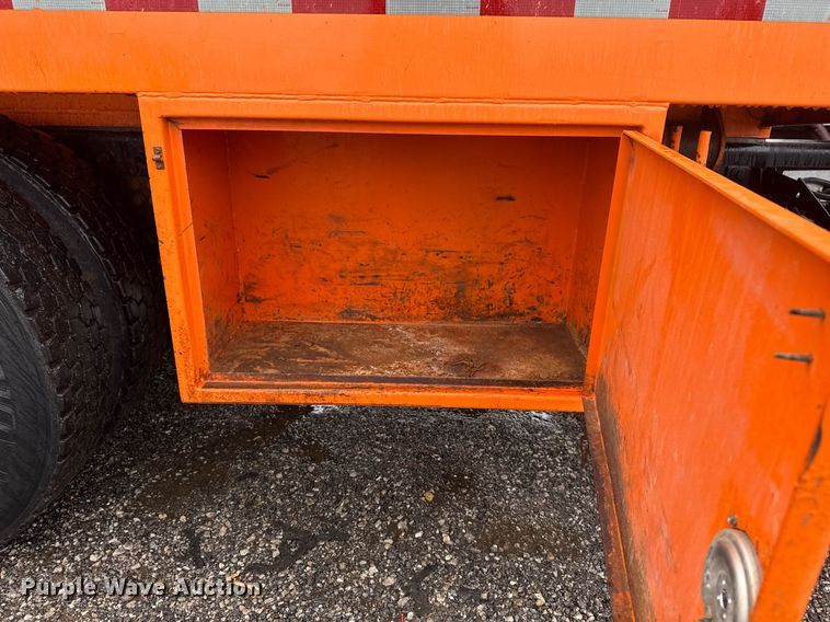 image for item EG2514 2012 International 7600 vacuum truck