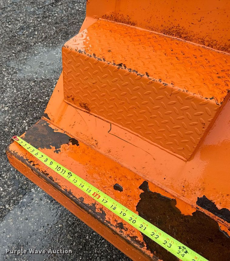 image for item EG2514 2012 International 7600 vacuum truck