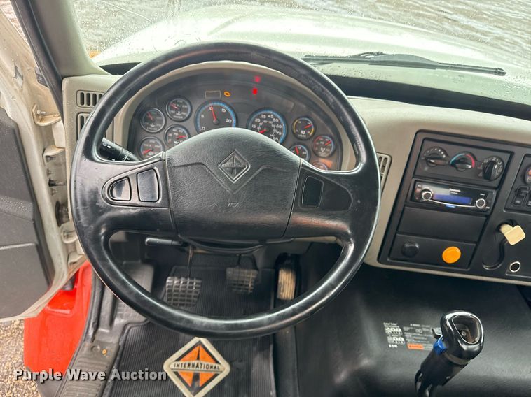 image for item EG2514 2012 International 7600 vacuum truck