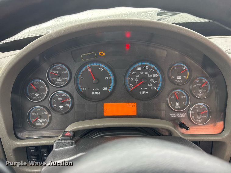 image for item EG2514 2012 International 7600 vacuum truck