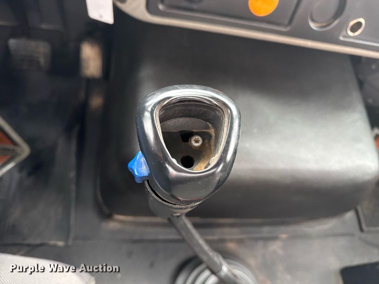 image for item EG2514 2012 International 7600 vacuum truck