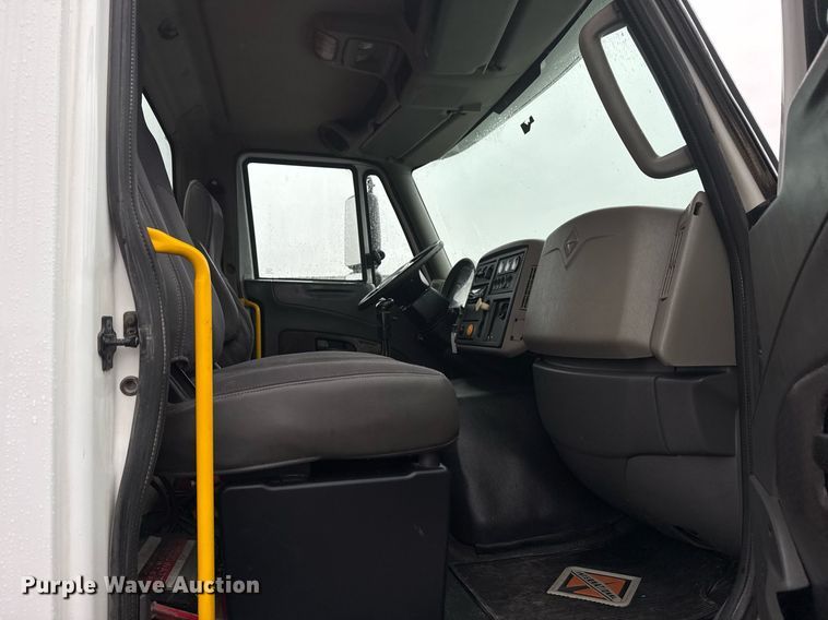 image for item EG2514 2012 International 7600 vacuum truck