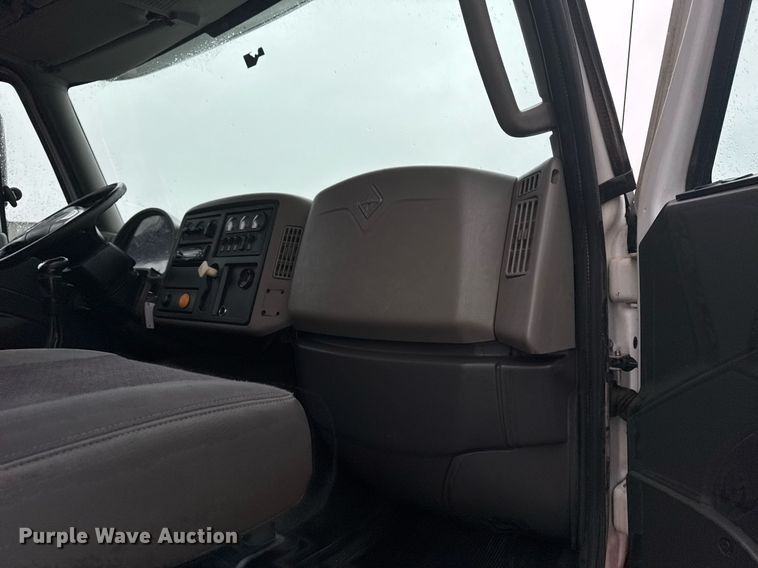 image for item EG2514 2012 International 7600 vacuum truck