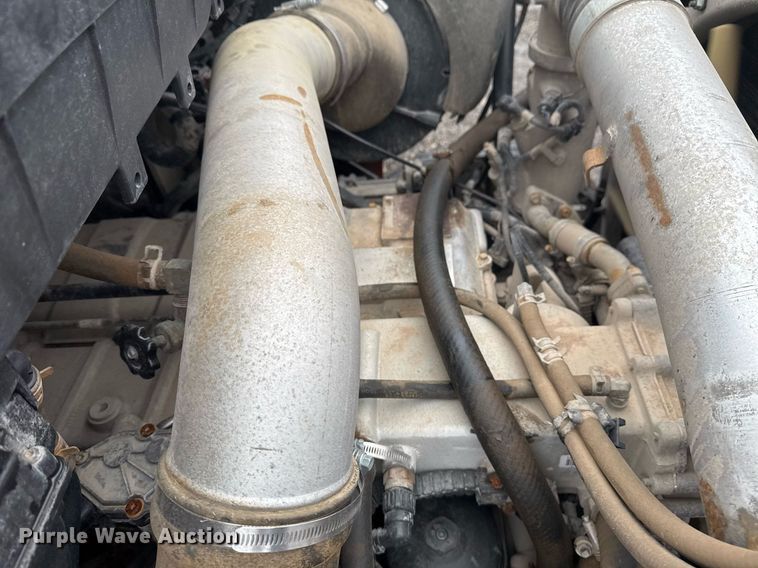 image for item EG2514 2012 International 7600 vacuum truck