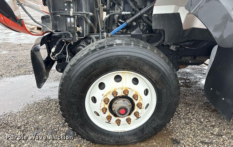 image for item EG2514 2012 International 7600 vacuum truck