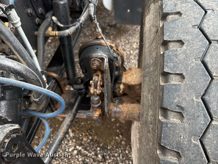 image for item EG2514 2012 International 7600 vacuum truck