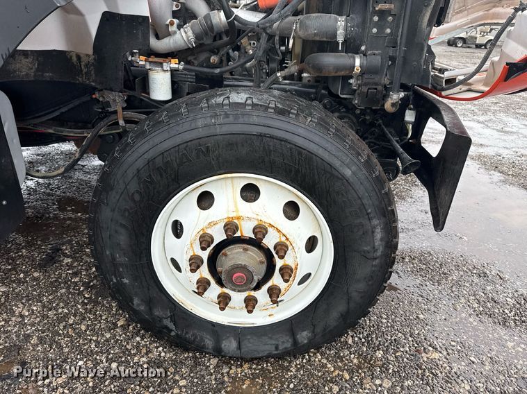 image for item EG2514 2012 International 7600 vacuum truck