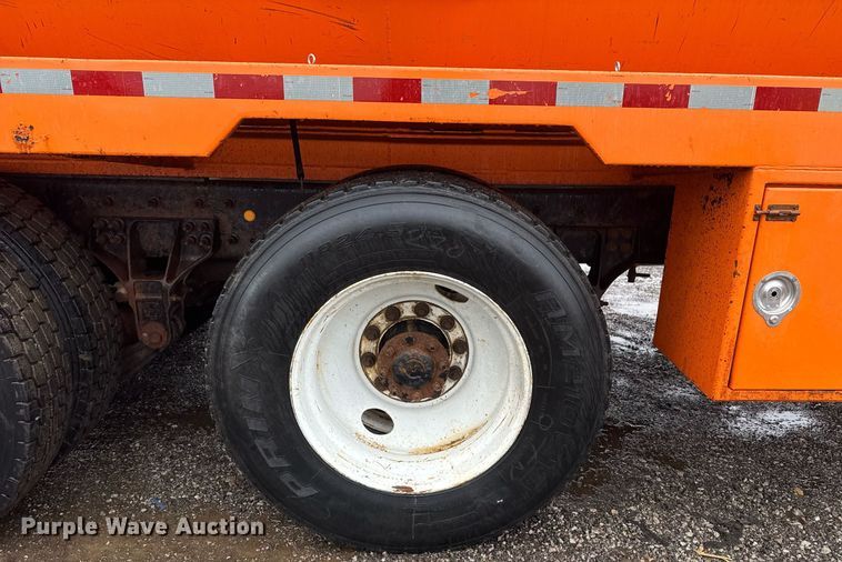 image for item EG2514 2012 International 7600 vacuum truck