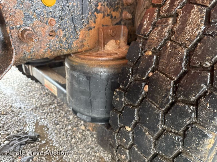 image for item EG2514 2012 International 7600 vacuum truck