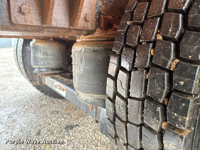 image for item EG2514 2012 International 7600 vacuum truck