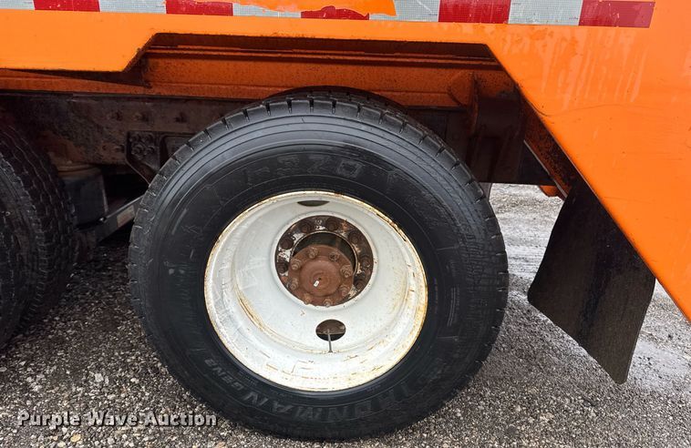 image for item EG2514 2012 International 7600 vacuum truck