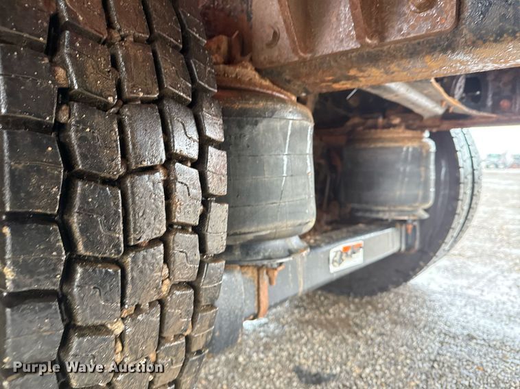 image for item EG2514 2012 International 7600 vacuum truck