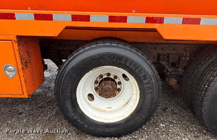 image for item EG2514 2012 International 7600 vacuum truck