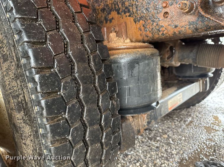 image for item EG2514 2012 International 7600 vacuum truck