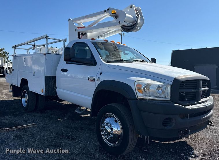 image for item EG2551 2008 Dodge Ram 5500HD bucket truck
