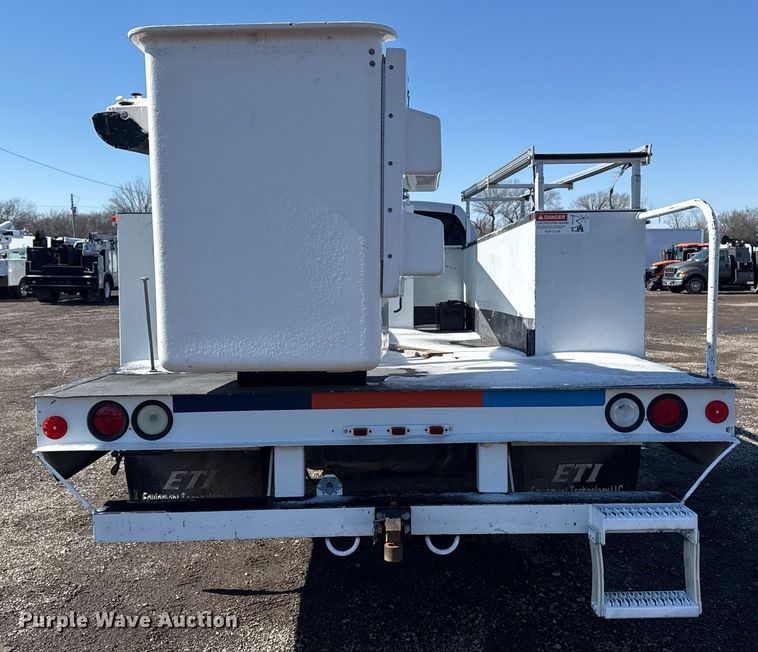 image for item EG2551 2008 Dodge Ram 5500HD bucket truck