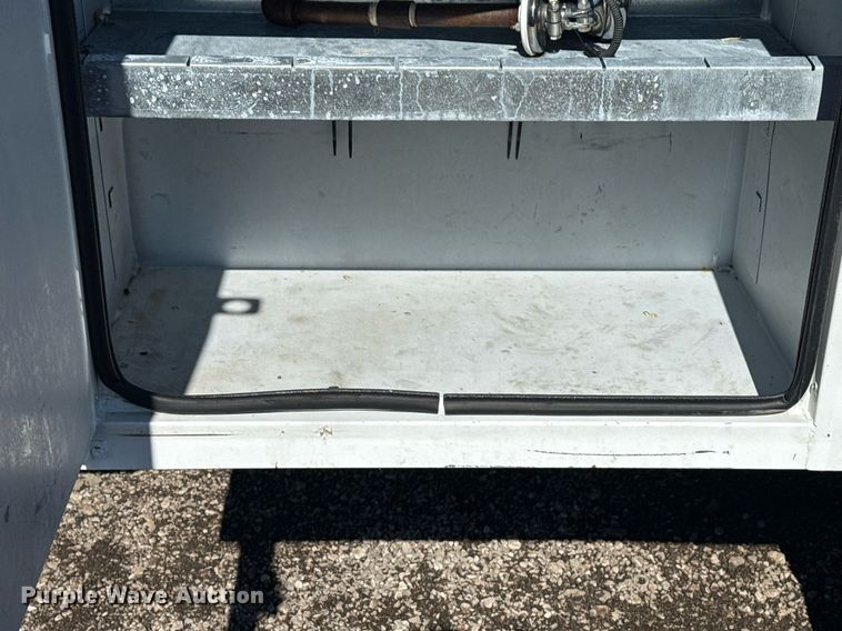 image for item EG2551 2008 Dodge Ram 5500HD bucket truck