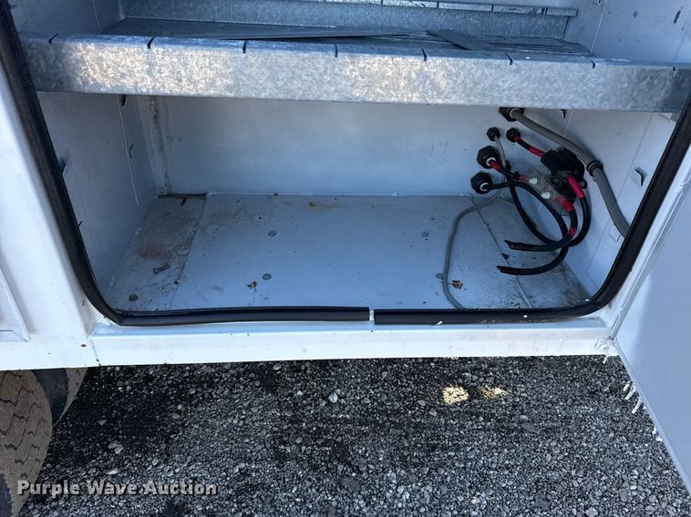 image for item EG2551 2008 Dodge Ram 5500HD bucket truck