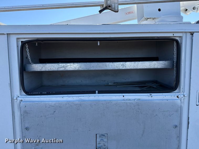 image for item EG2551 2008 Dodge Ram 5500HD bucket truck