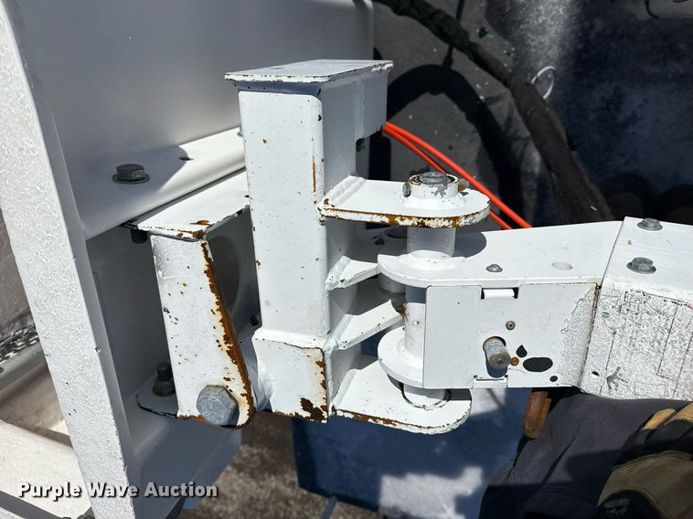 image for item EG2551 2008 Dodge Ram 5500HD bucket truck