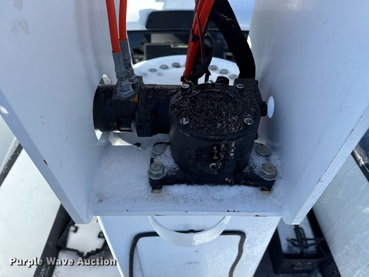 image for item EG2551 2008 Dodge Ram 5500HD bucket truck