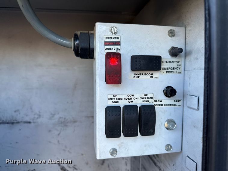 image for item EG2551 2008 Dodge Ram 5500HD bucket truck