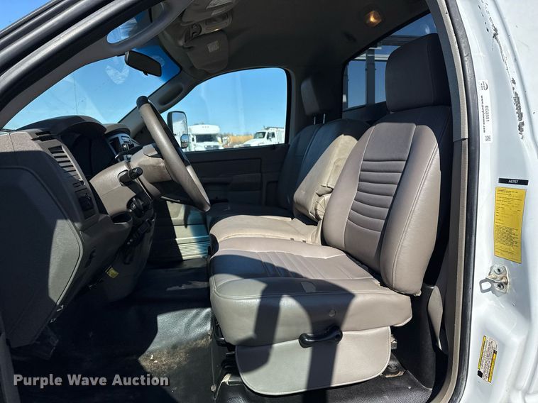 image for item EG2551 2008 Dodge Ram 5500HD bucket truck